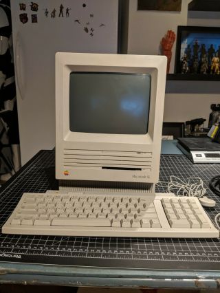 Vintage Apple Macintosh SE 1 MB RAM 800 K Drive Model No: M5011 with peripherals 3