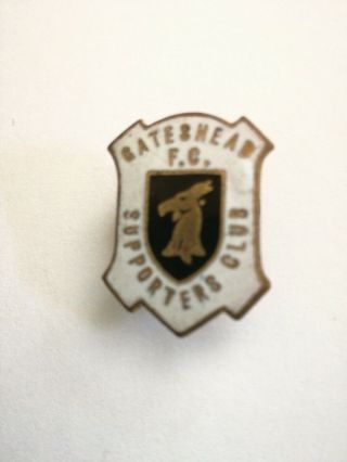 Vintage Enamel Gateshead Football Supporters Badge
