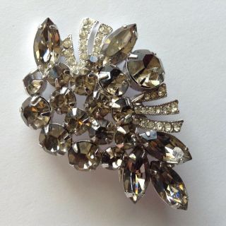 Vintage Weiss Signed Gray And Clear Rhinestone Brooch