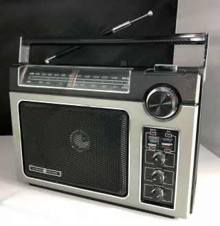 Vintage GE Superadio Model 7 - 2880B Portable AM FM Radio Long Range Fine Tune AFC 3