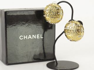 Auth Chanel Cc Vintage Earrings Gold - Tone Clip - On France 18577167