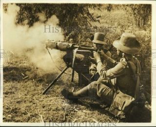 1941 Press Photo Machine Gunners Of The Dutch East Indies Army During War Games