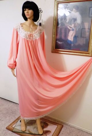 Lucie Ann Vintage Peachy Pink & Lace Long Sleeved Nightgown Size M Medium