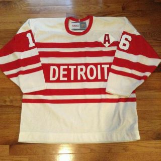 Detroit Red Wings CCM Vintage Series Vladimir Konstantinov Jersey size XL 2