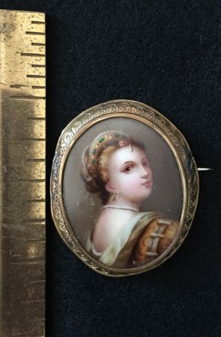 Victorian Edwardian Miniature Portrait Hand Painted Porcelain Brooch Rold Gold