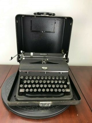 Rare Vintage Royal Model Deluxe Quiet Portable Typewriter A - 1459955