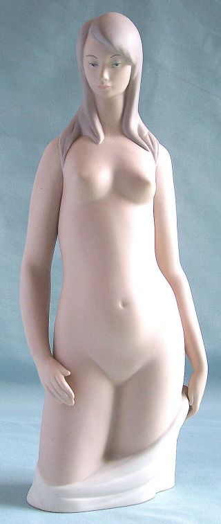 Lladro Nude No.  4512,  Porcelain Bisque - Vintage 1970’s Retired
