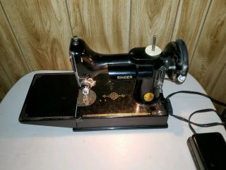 Vintage Singer Sewing Machine Featherweight Cat 3 - 120 Black Foot Pedal Box 221 - 1