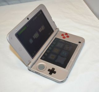 Nintendo 3DS XL Handheld Game System,  Vintage Controller/GamePad,  Cond 2