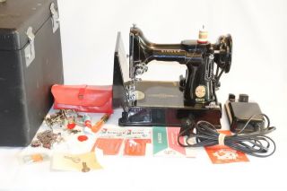 Vintage Red S 1961 Singer Featherweight Sewing Machine Model 221k W/case 1961