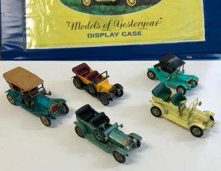 Vtg 1969 British Set 16 Different MODELS of YESTERYEAR & Matchbox Display Case 8