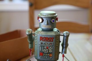 Vintage Japan R - 35 Electric Remote Control Battery Operated Robot 11