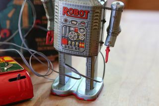 Vintage Japan R - 35 Electric Remote Control Battery Operated Robot 3