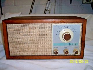 1960s Vintage Klh Model Twenty One 21 Fm Table Radio Walnut Cabinet Great