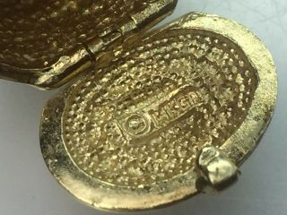 FINE 14K yellow gold RATTAN BASKET WITH LID charm pendant.  3.  9gm. 8