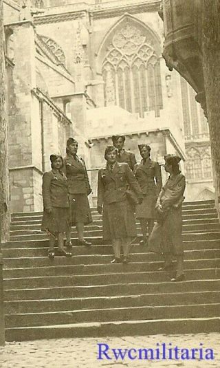 Rare: Group Female Wehrmacht Helferin Blitzmädel Girls On Steps By Church