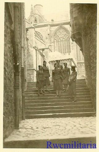 RARE: Group Female Wehrmacht Helferin Blitzmädel Girls on Steps by Church 2