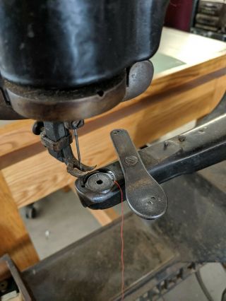 SINGER Treadle Model 29 - 4 Sewing Machine 1905 Shoe - Industrial - Cobbler - Leather 7