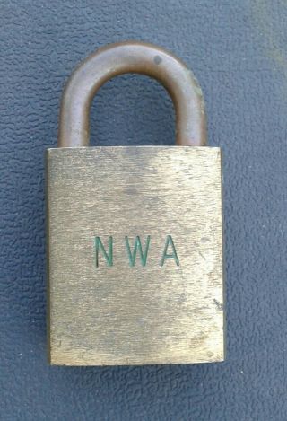 Vintage Best Logo Padlock Lock - Nwa Northwest Airlines With Core/no Key