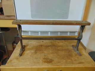 Vintage /antique General Store Wraping Paper Roller Cast Iron 7318