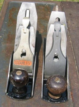 2 Vintage Stanley Bailey Woodworking Plane No.  4 1 Corrugated & 1 Smooth Bottom 3