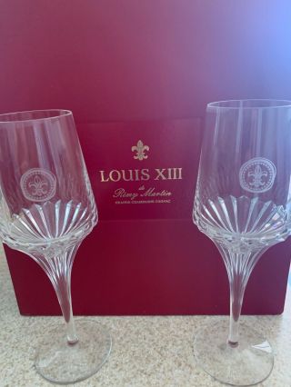 LOUIS XIII BOTTLE WITH CASE AND 2 RARE 6oz CRYSTAL GLASSES BY CHRISTOPHE PILLET 3
