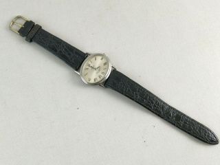 Vintage Universal Geneve White Shadow Quartz Watch Running 2