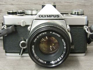 Vintage Olympus OM1 35mm SLR Film Camera w Zuiko 50mm 1.  8 Lens Case 2