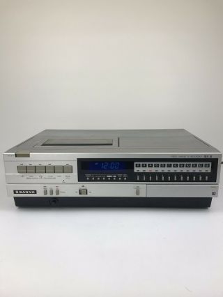 Vintage Sanyo Model Vcr 4400 Betamax Video Cassette Recorder Player