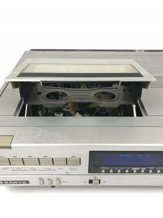 Vintage Sanyo Model VCR 4400 Betamax Video Cassette Recorder Player 2