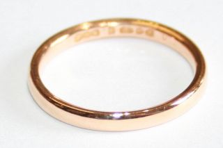 Lovely Vintage Fine 22ct Gold Wedding Band Ring 2mm From The 1950 