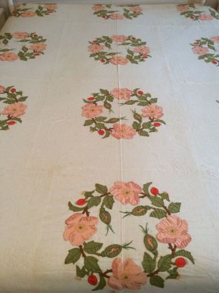 Vintage Paragon Appliqué Quilt Top From Kit: Wild Rose Wreath
