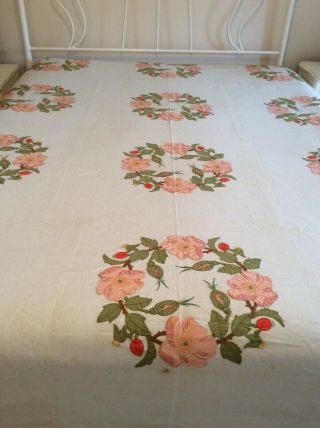 Vintage Paragon Appliqué Quilt Top From Kit: Wild Rose Wreath 3