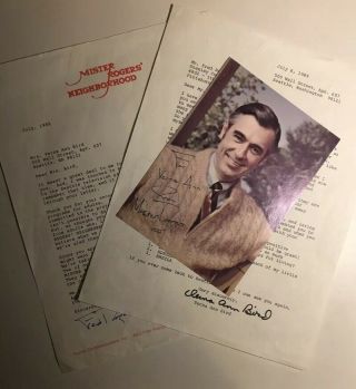 Rare 1985 Mister Fred Rogers Autographed 5 X 7 Photo Neighborhood With Letters
