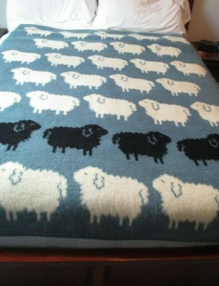 Vintage RARE Vuteks Crown Crafts Plush Blue White Black Sheep Blanket Throw 3