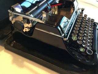 Vintage Underwood Champion Portable Typewriter with Case 4