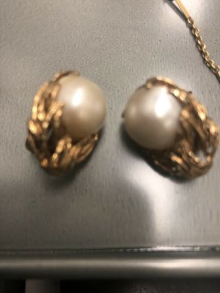 Vintage 14 K Gold And Mabe Pearl Clip Earrings