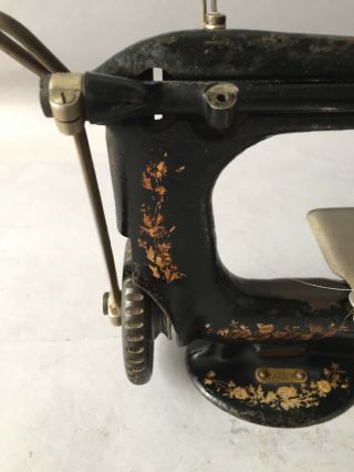 Antique Industrial singer 24 - 3 chainstitch felt sewing machine iron 10