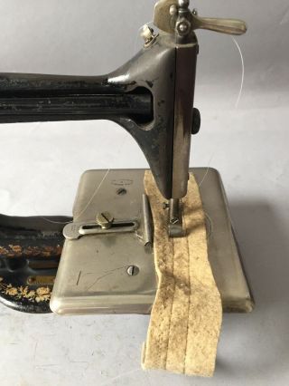 Antique Industrial singer 24 - 3 chainstitch felt sewing machine iron 11