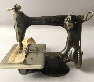 Antique Industrial Singer 24 - 3 Chainstitch Felt Sewing Machine Iron