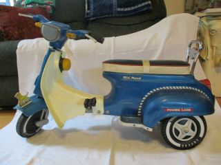 Vintage Young Lion Mini Scooter Peddle Toy,  Vespa Style