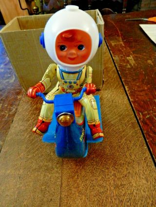 Vintage Space Scooter - An Amico Exclusive - Modern Toys - Japan