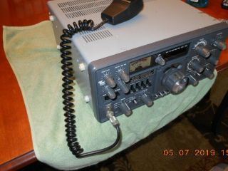 1970 ' s Vintage Yaesu FT - 101ZD HF SSB Transceiver HAM Radio w/mic 12