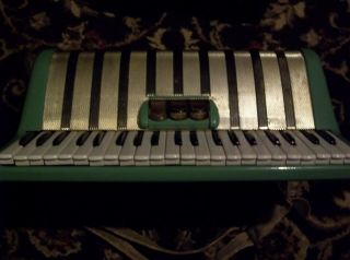 VINTAGE HOHNER MARCHESA ACCORDIAN SQUEEZE BOX MUSIC INSTRUMENT ECO FRIENDLY 3