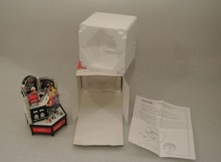 Vtg 1995 NOS Enesco Coca Cola Soda Jerk Fountain Action,  Lights Music Box Coke 5