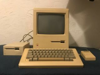 Vintage Macintosh 512k (m0001w) Computer,  Keyboard,  Mouse,  And Disk Driver