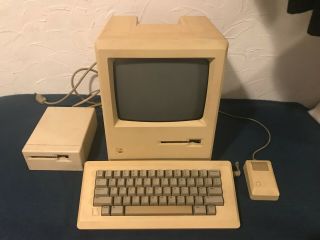 Vintage Macintosh 512K (M0001W) Computer,  Keyboard,  Mouse,  and Disk Driver 2