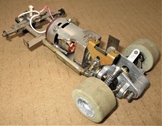 1960s VINTAGE 1/24 SCRATCH - BUILT SPRING SUSPENSION SLOT CAR CHASSIS w/MOTOR 3