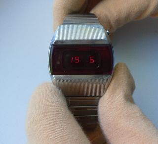 Elektronika 1 3051 B6 - 03 Pulsar USSR Soviet LED Watch Electronica 1 3051 Pulsar 5