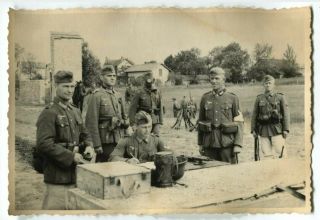 German World Warii Archived Photo Wehrmacht Officer And Soldiers